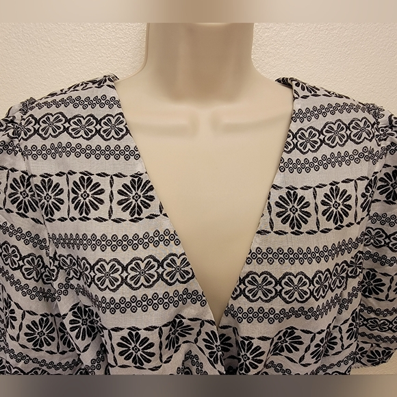 Ann Taylor Embroidered Wrap Short Sleeve Blouse - Picture 3 of 6